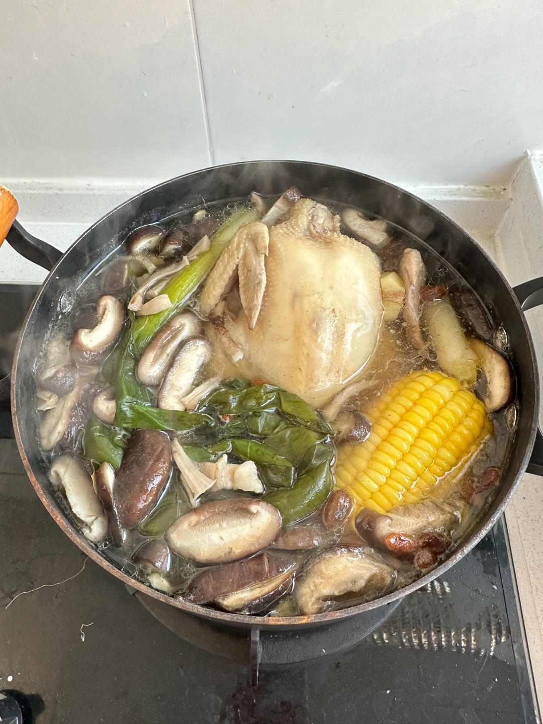 奶奶教的鲜香肥美香菇炖鸡汤