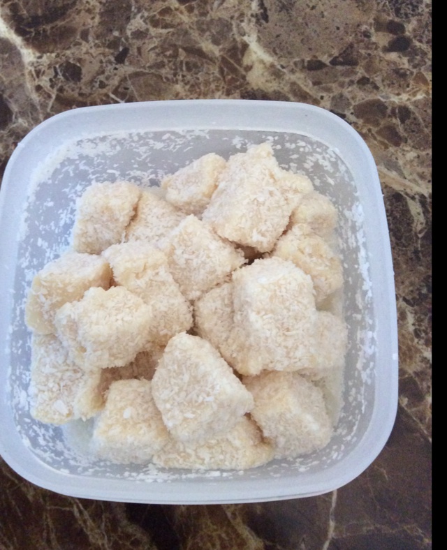 椰丝牛奶小方糕