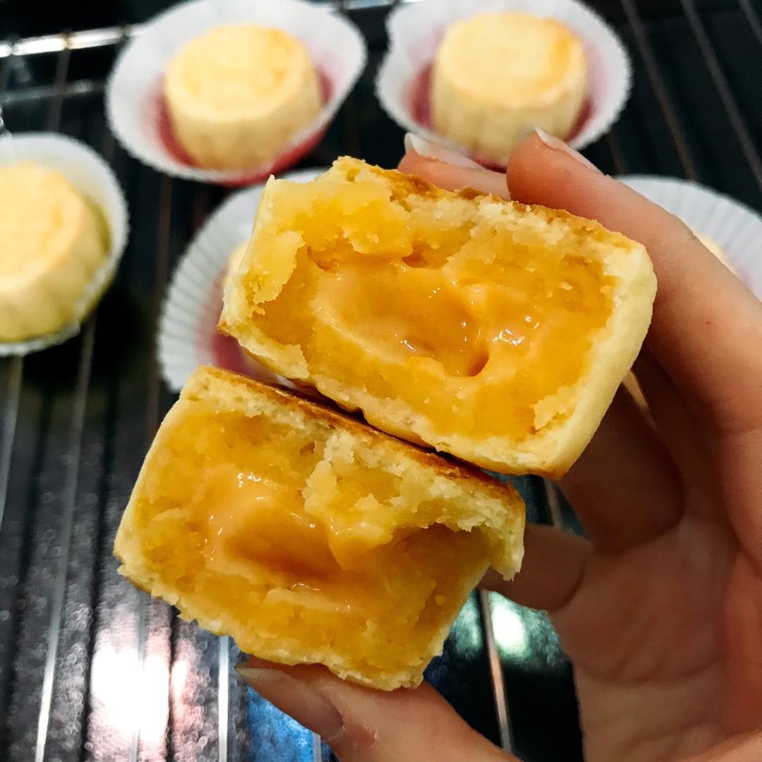 超详细图解版--流心奶黄月饼