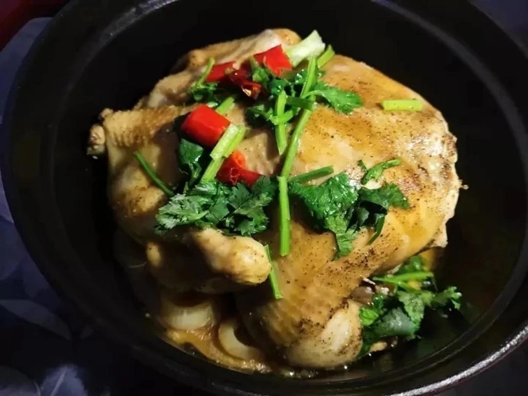 无水葱油童子鸡一一转自微博菜谱（Le Creuset铸铁炖锅）