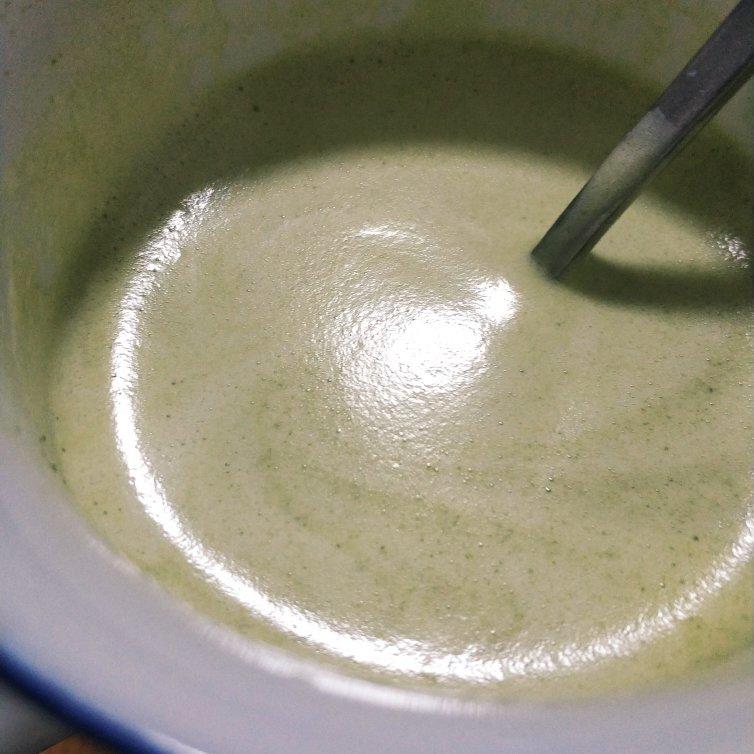 抹茶热拿铁 matcha latte