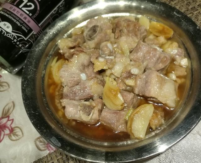 豆豉鲮鱼炒苦瓜和蒜香排骨的做法