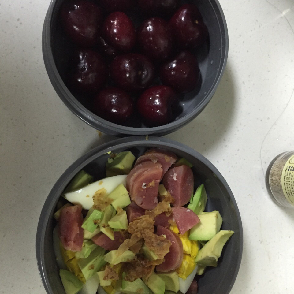 早餐之牛油果鸡蛋沙拉