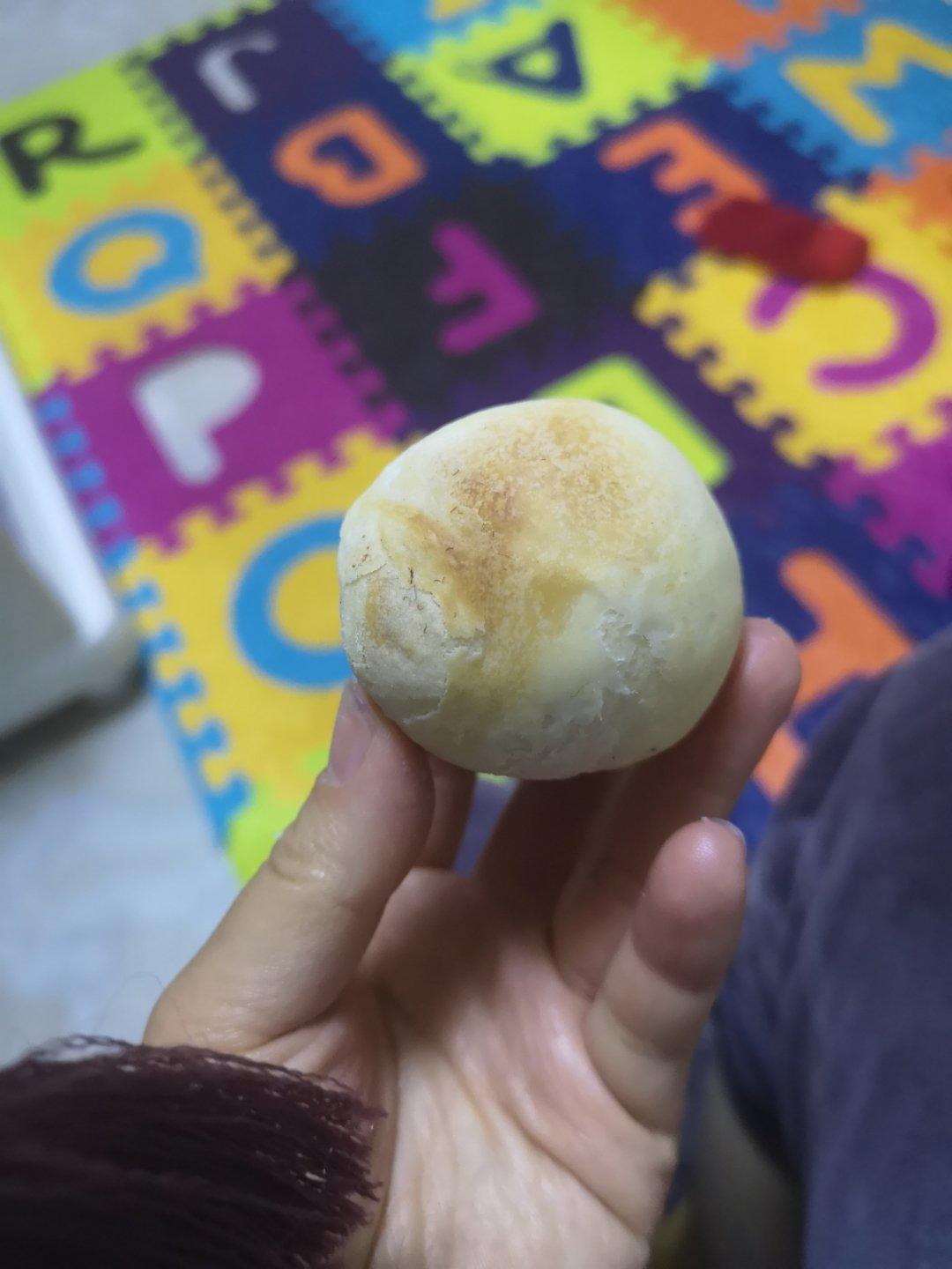 油酥不侧漏的圆呼呼香芋小酥饼