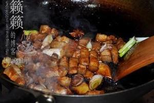 豇豆红烧肉的做法 步骤4