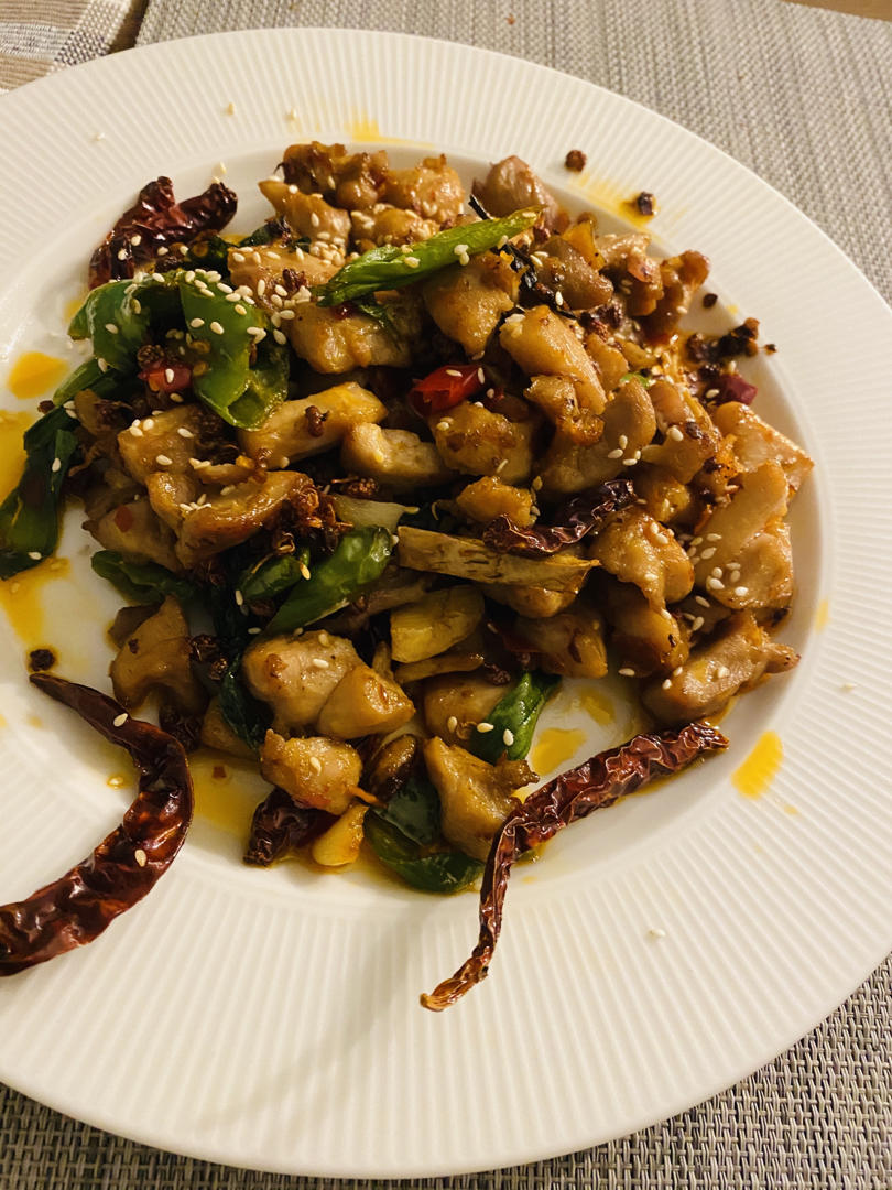 外酥里嫩麻辣鲜香～辣子鸡丁