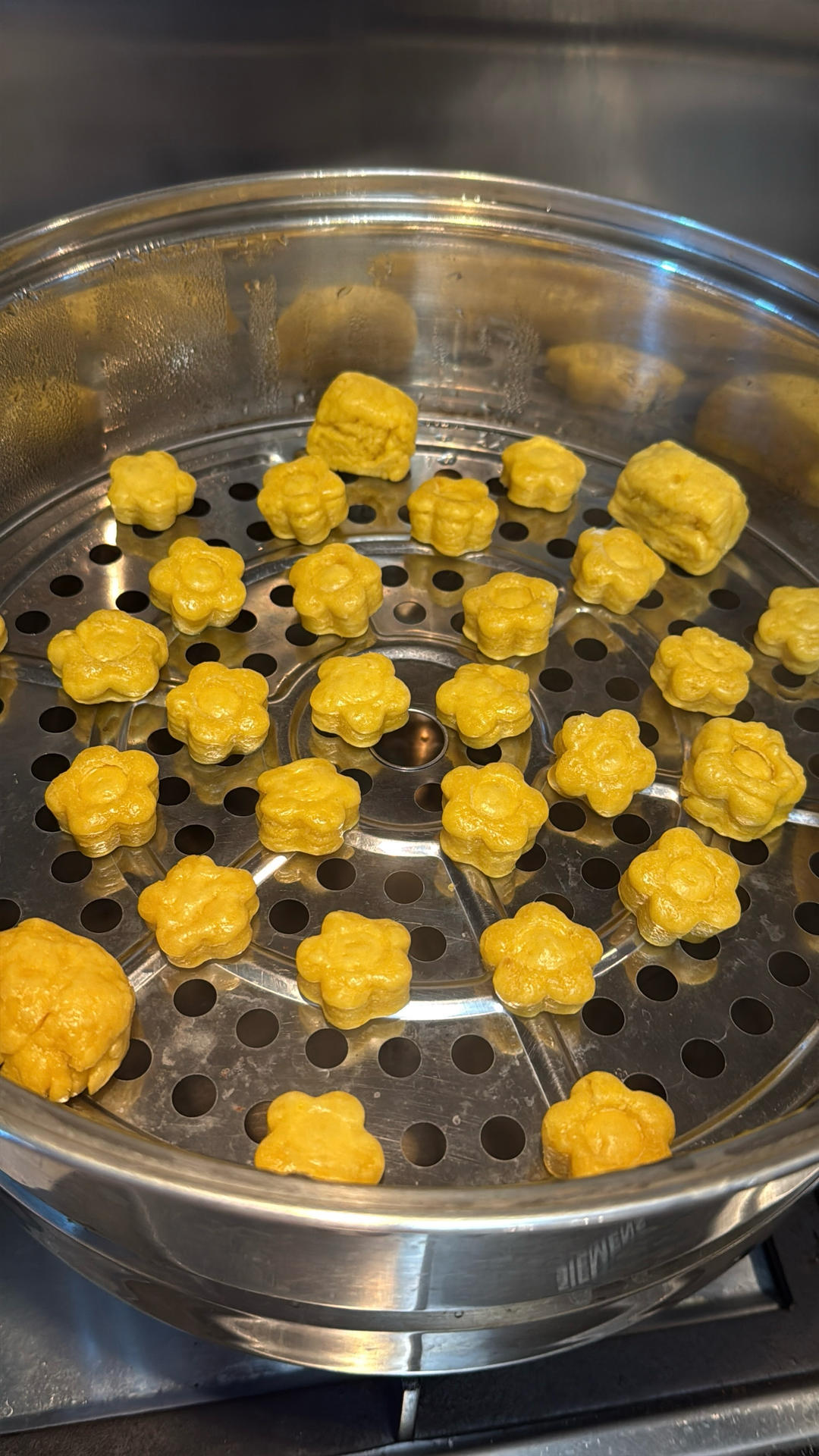 婴儿辅食：南瓜番薯小馒头的做法