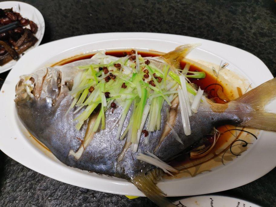 清蒸鲳鱼