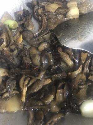 猪肉炖白菜粉条（野蘑菇炒肉）的做法 步骤7