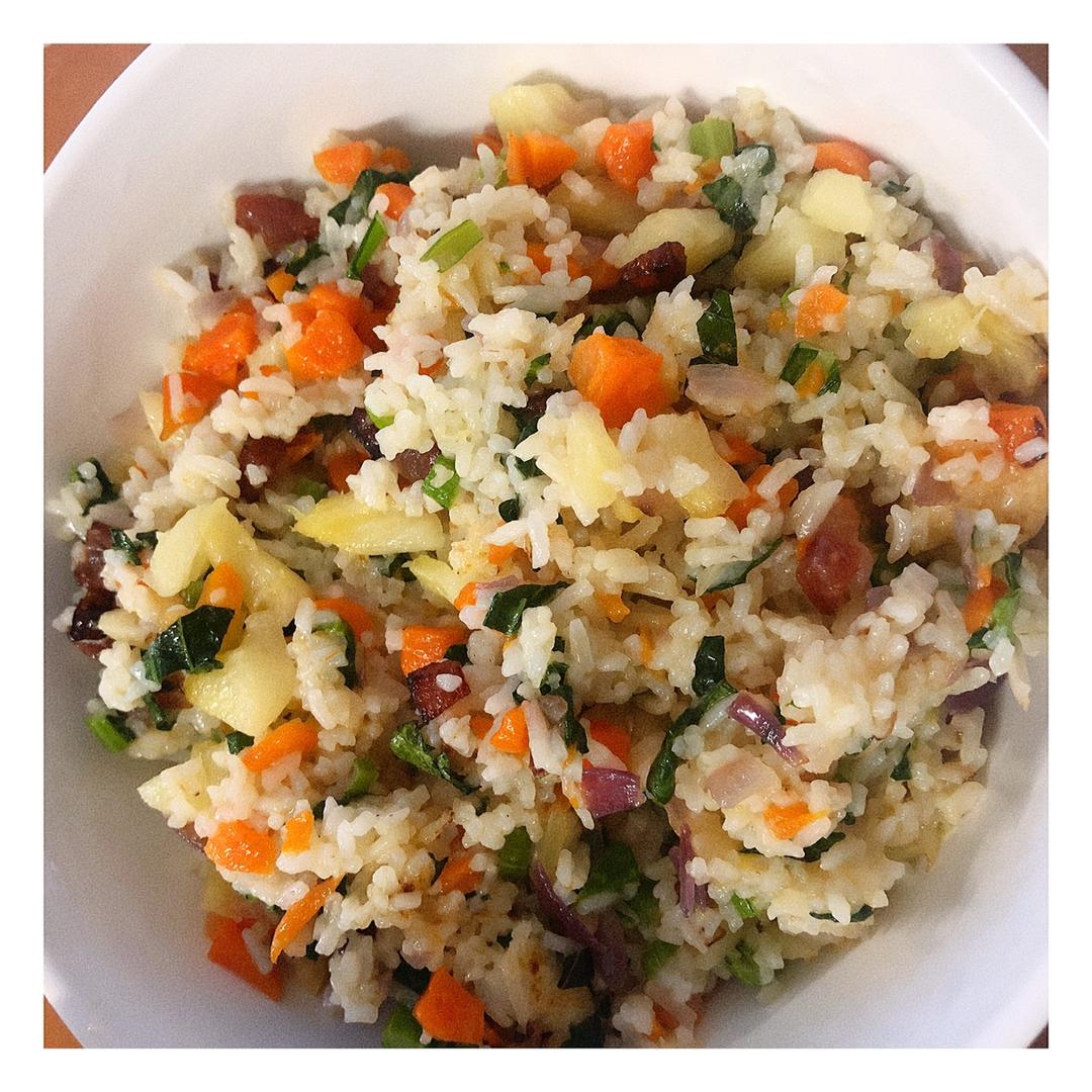 香肠菜苔菠萝炒饭（春天的味道）