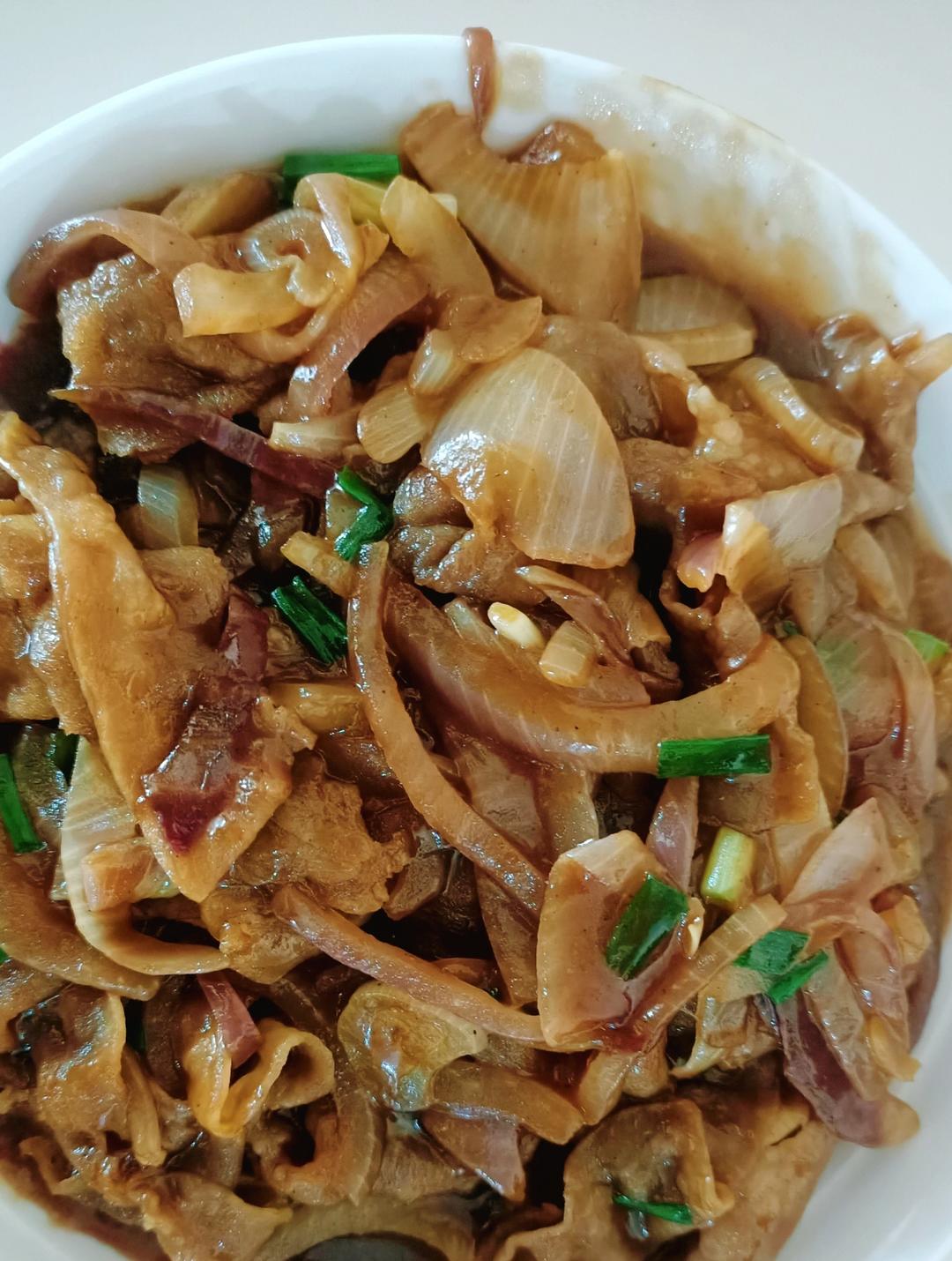 好吃到舔盘的秘制洋葱炒肥牛卷！拌饭巨香