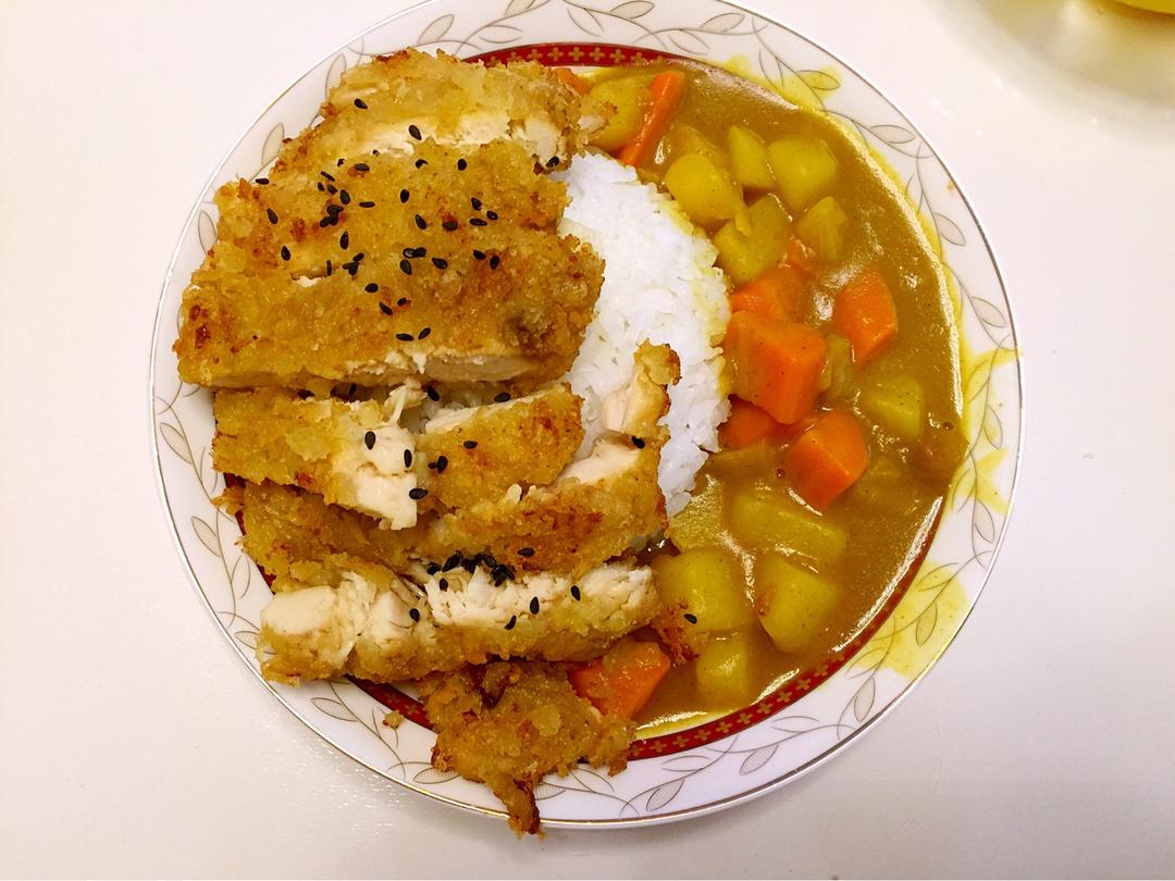 湉小湉儿做的炸鸡排咖喱饭