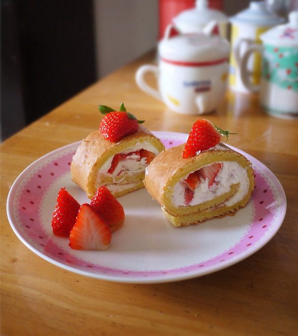 草莓蛋糕卷