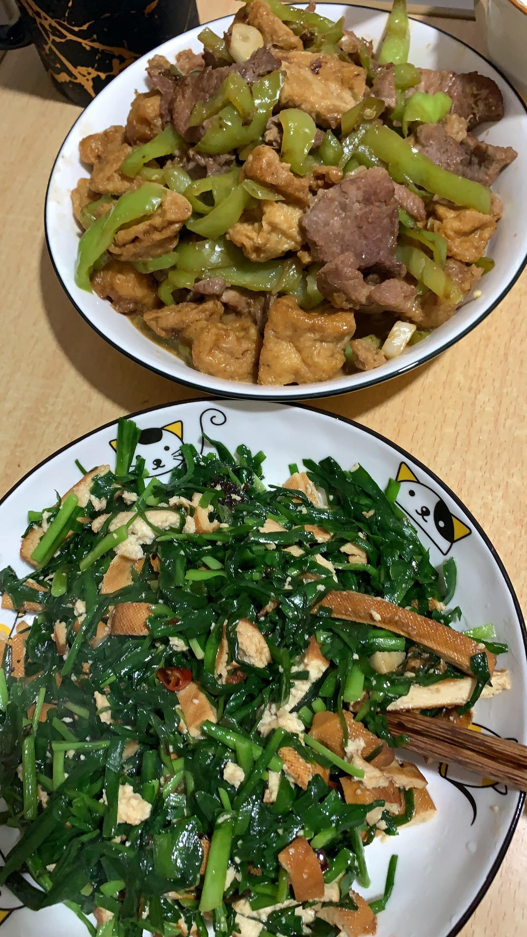 超级美味下饭的油豆腐辣椒炒肉