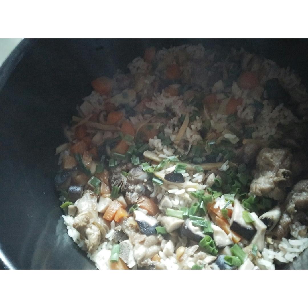 喷香排骨焖饭（爆好吃）