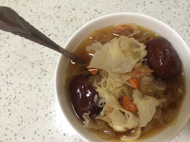 百合红枣银耳汤