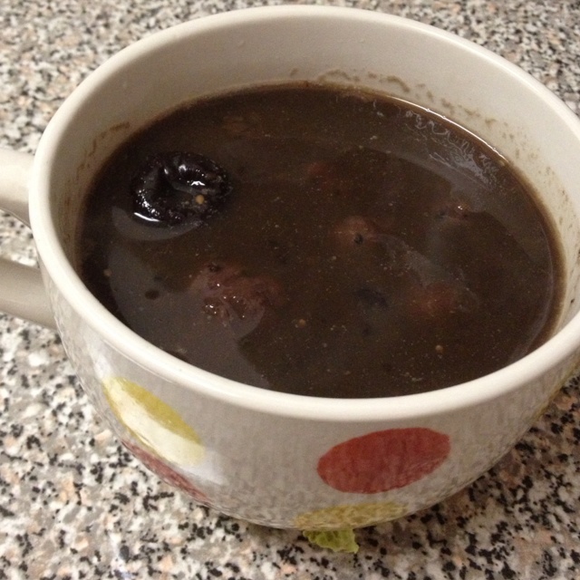 红枣桂圆枸杞红糖水