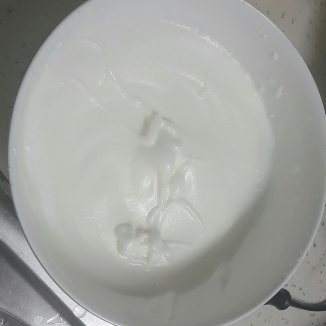 肉松戚风蛋糕卷