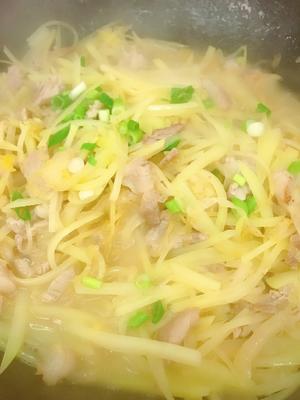 超级下饭的酸菜炒土豆丝      小时候的味道的做法 步骤15