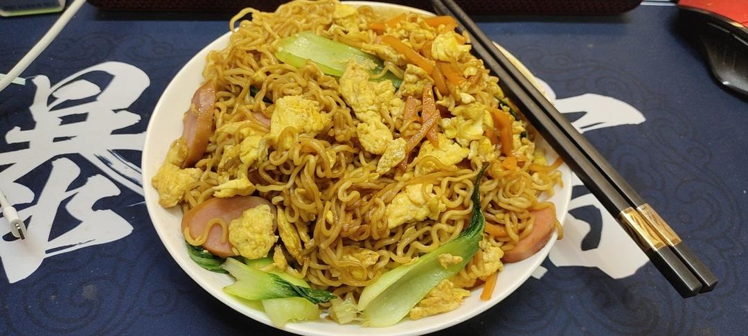 秒杀路边摊的炒方便面