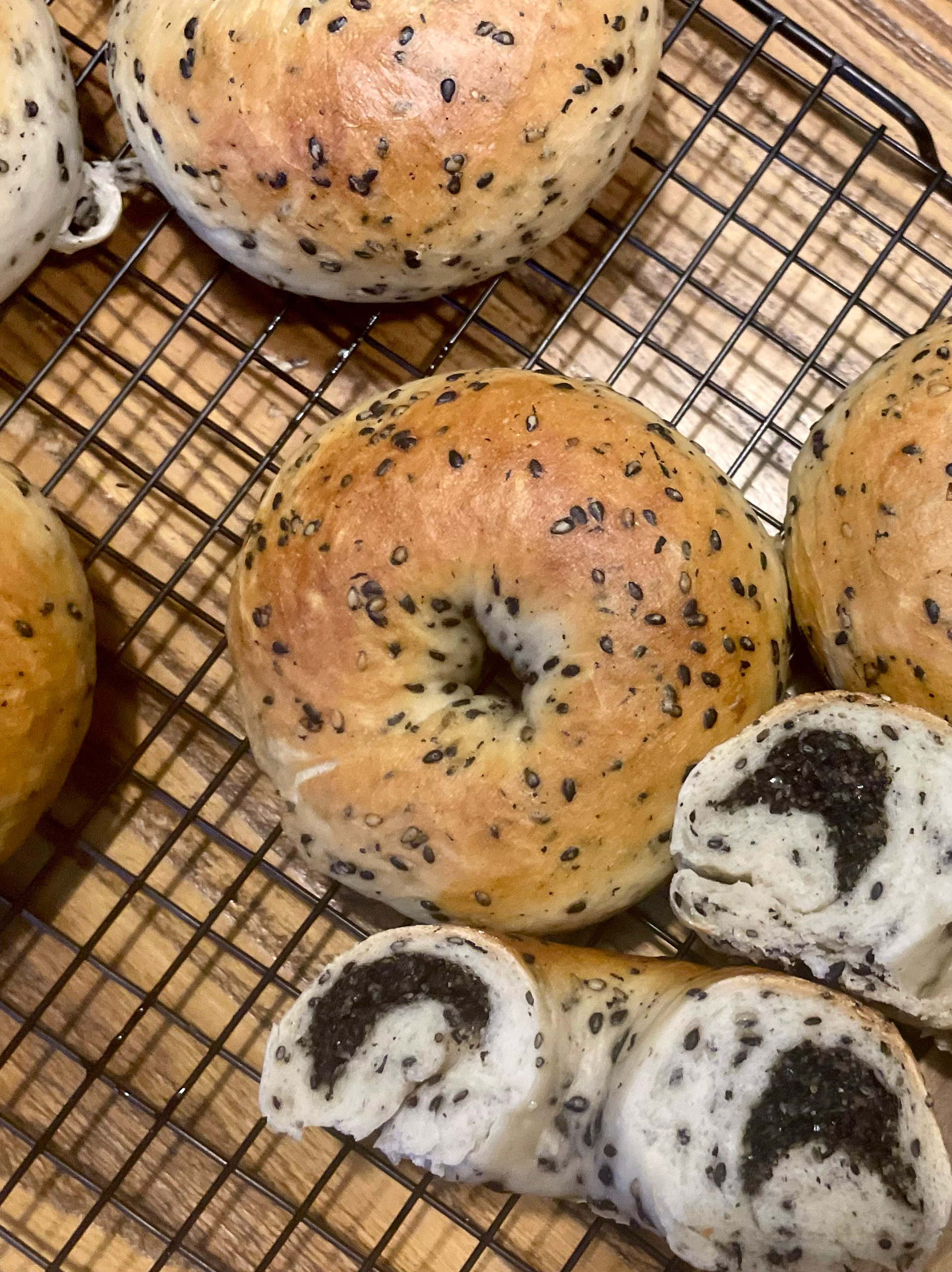 双倍黑芝麻奶酥贝果🥯一起吃养生贝果吧