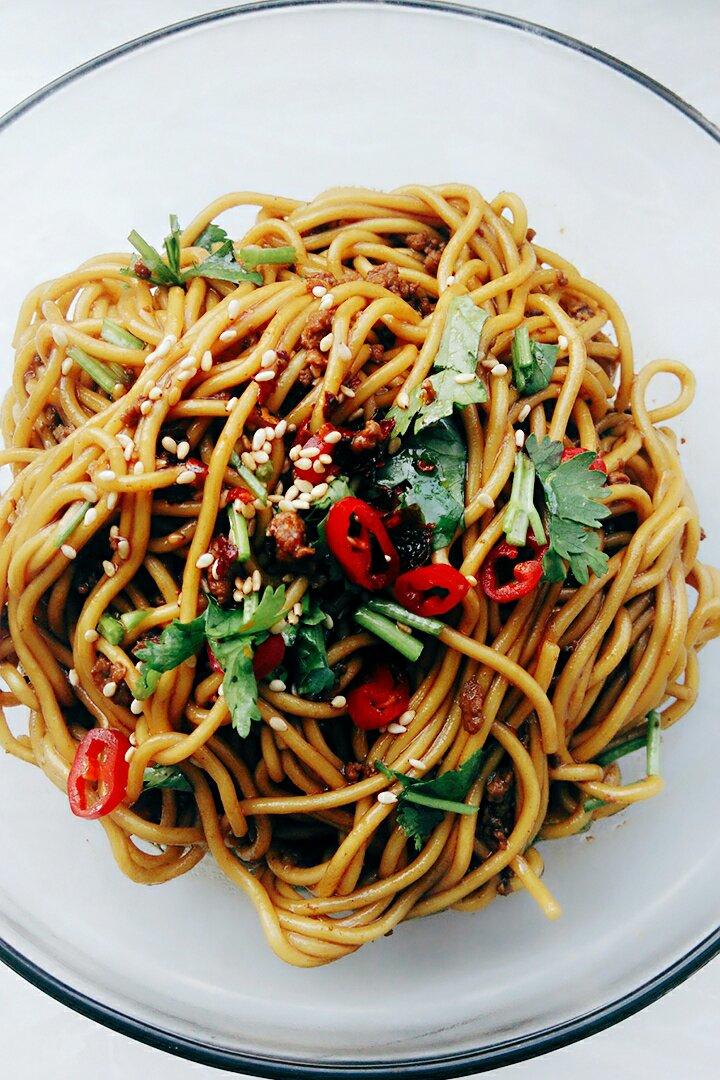 面条 辣辣的干拌面 手机用户4844_xf2e做的辣辣的干拌面