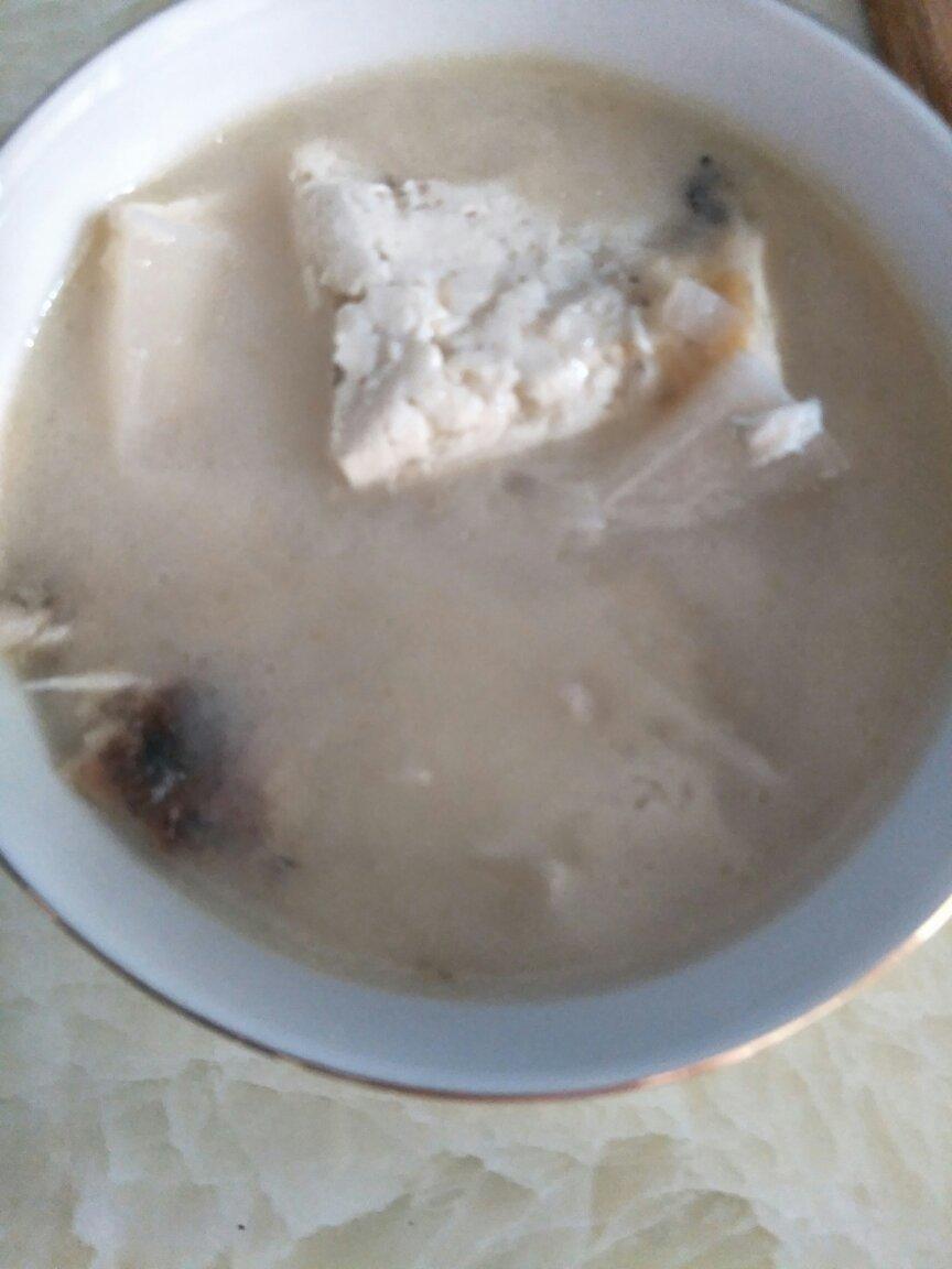 鲫鱼豆腐汤