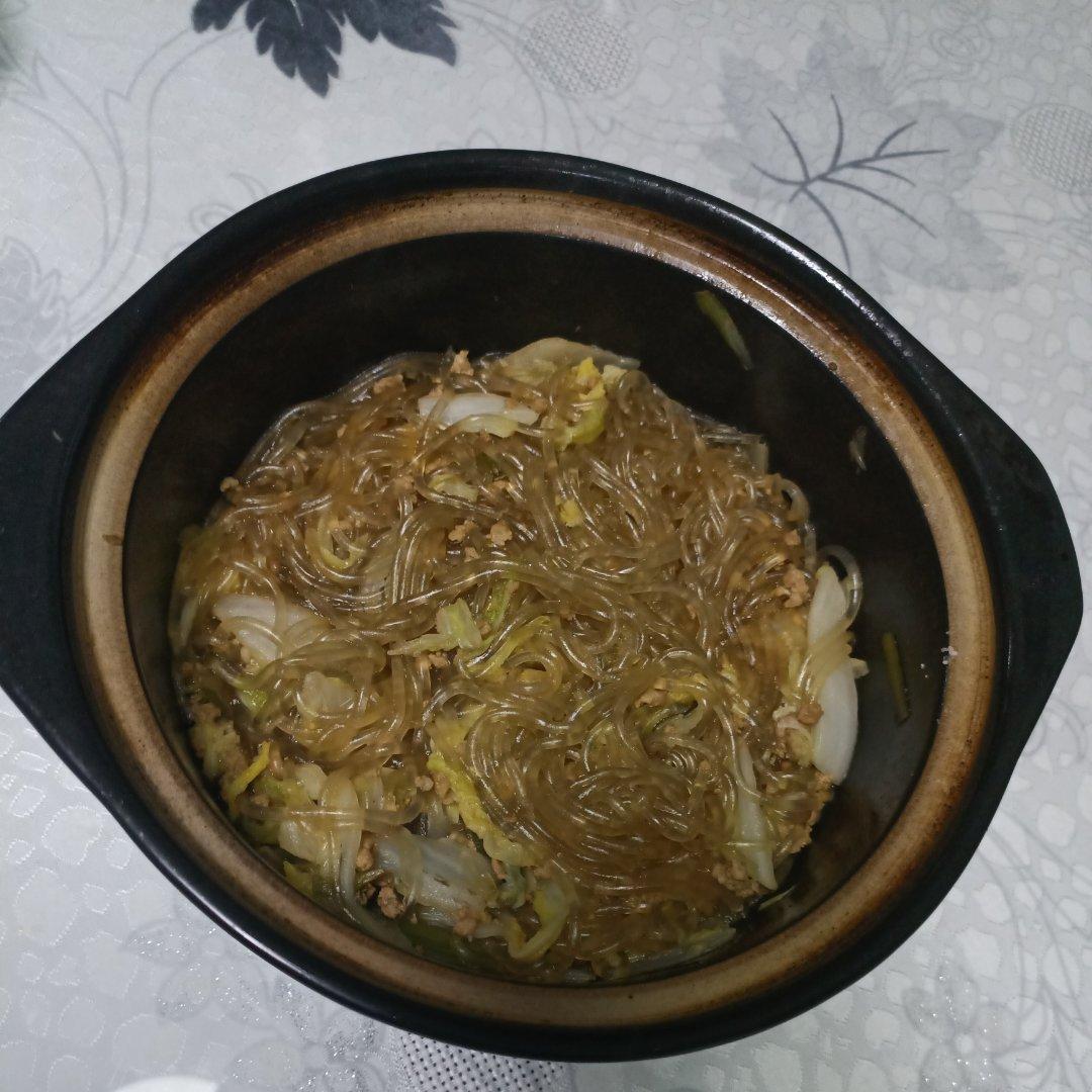 学做家常菜～白菜肉片粉丝煲