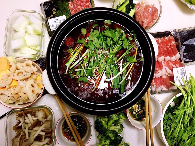 霹雳小小娃做过【骨汤火锅】家里煮61红油骨汤火锅92iphone 拍摄