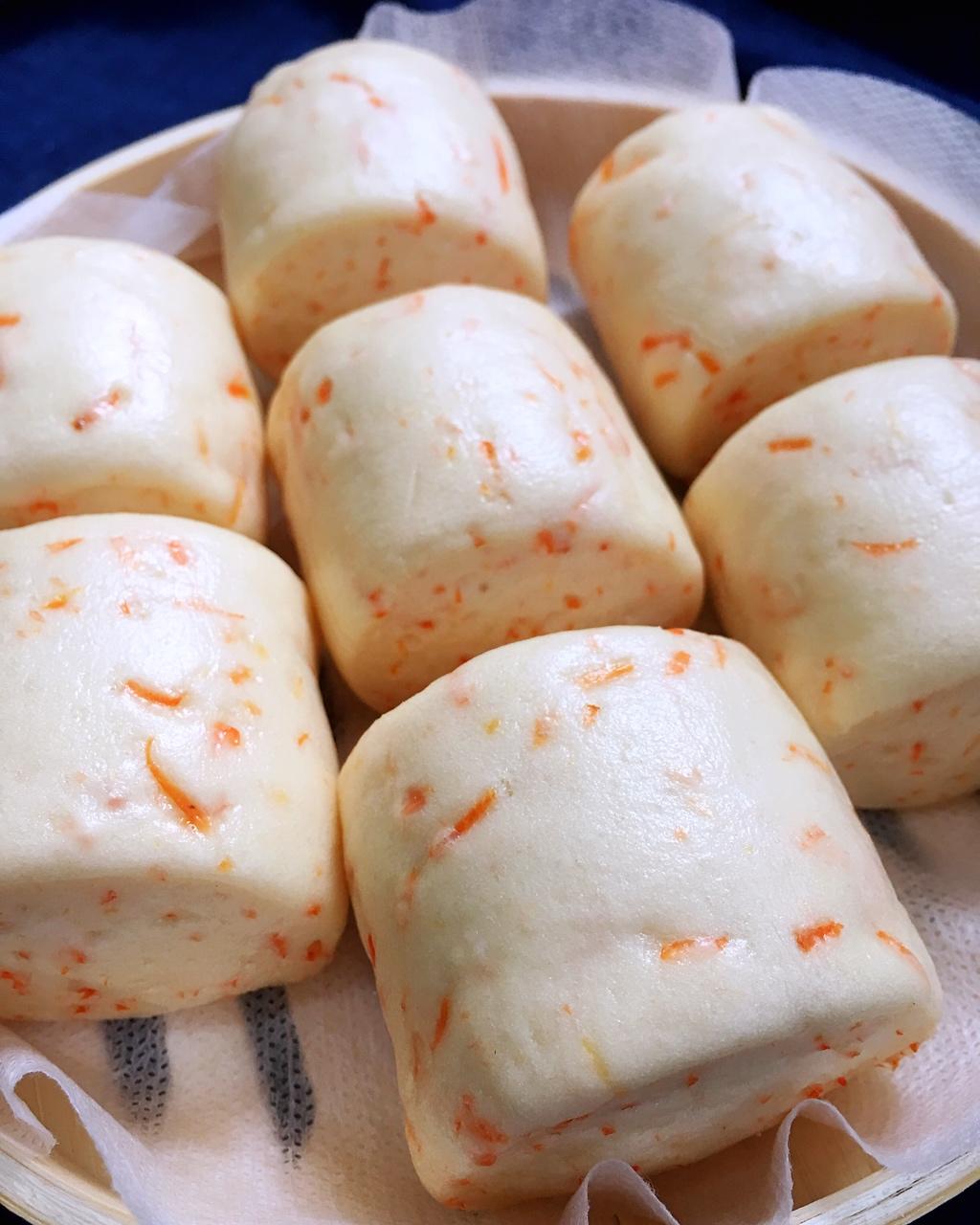 我很家常做的胡萝卜刀切小馒头