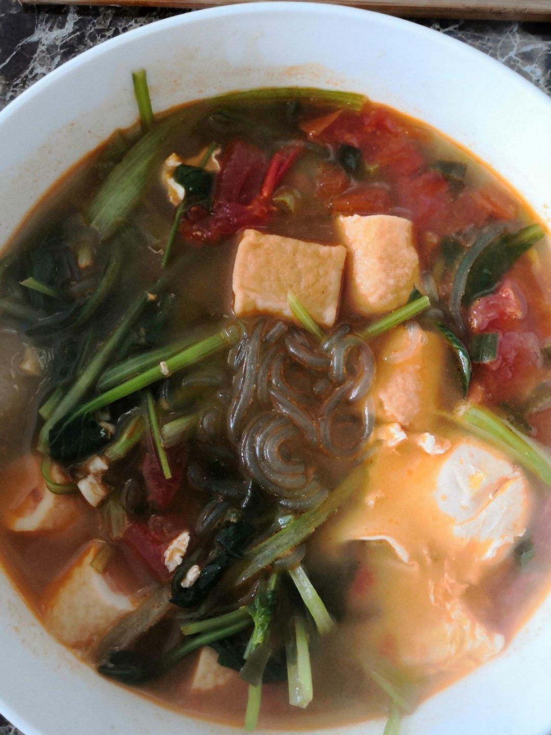 番茄土豆金针菇粉条汤