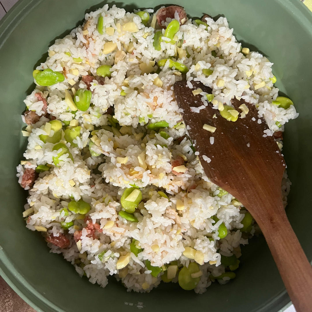 春日美食（春笋蚕豆腊肉焖饭）
