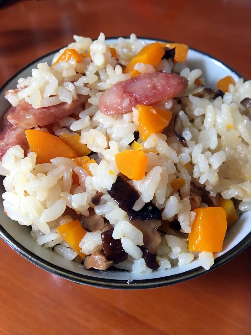 香菇香肠胡萝卜焖饭电饭煲焖饭系列(七岁儿童版)