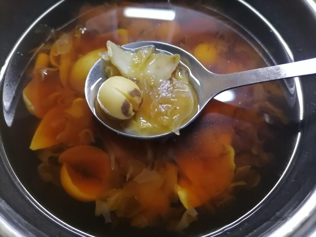 百合银耳莲子汤（罗汉果版）的做法