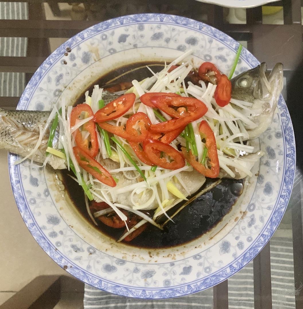 清蒸鲈鱼，三步搞定！