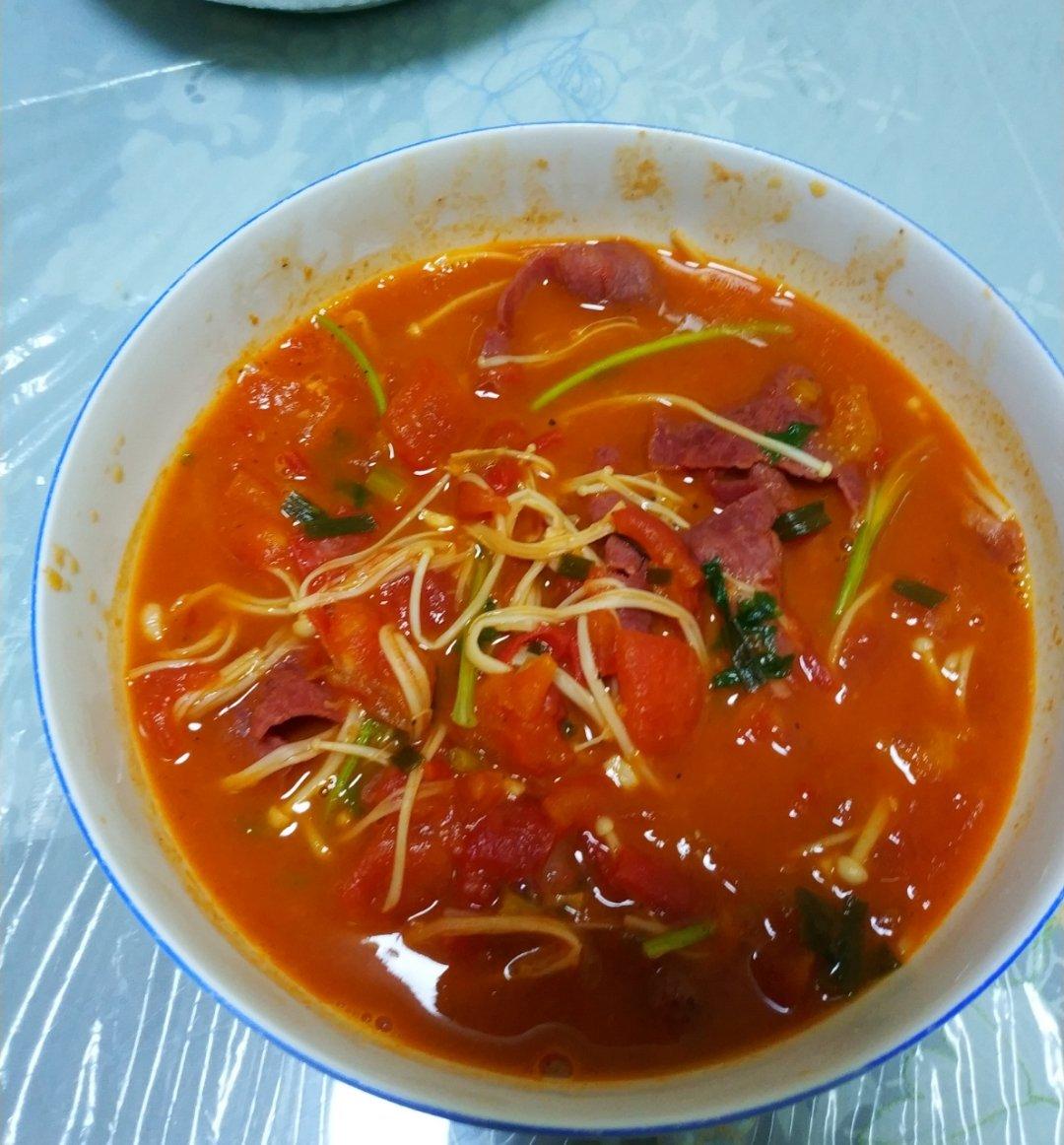 番茄金针菇肥牛汤