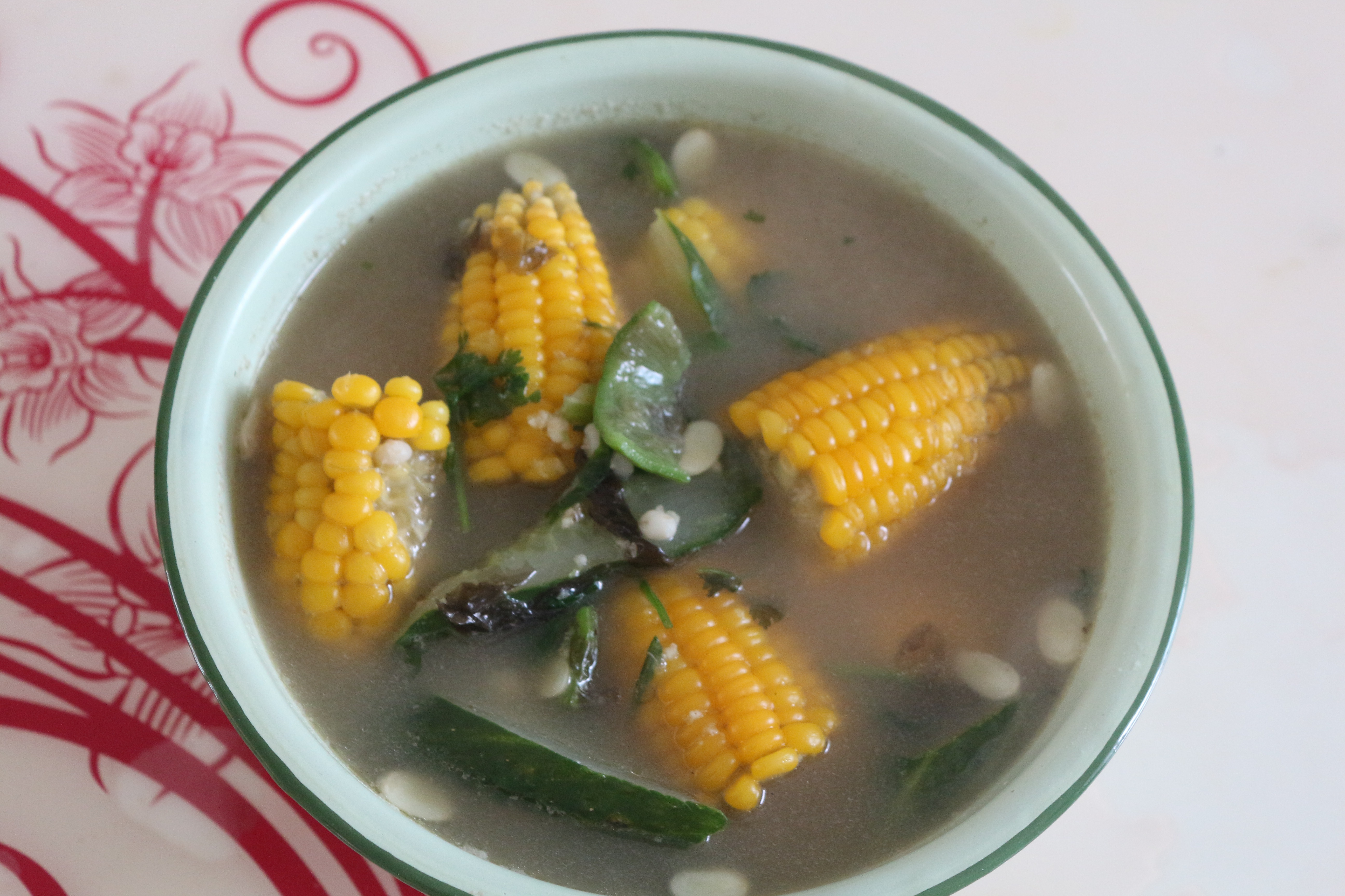 玉米杂蔬紫菜汤的做法