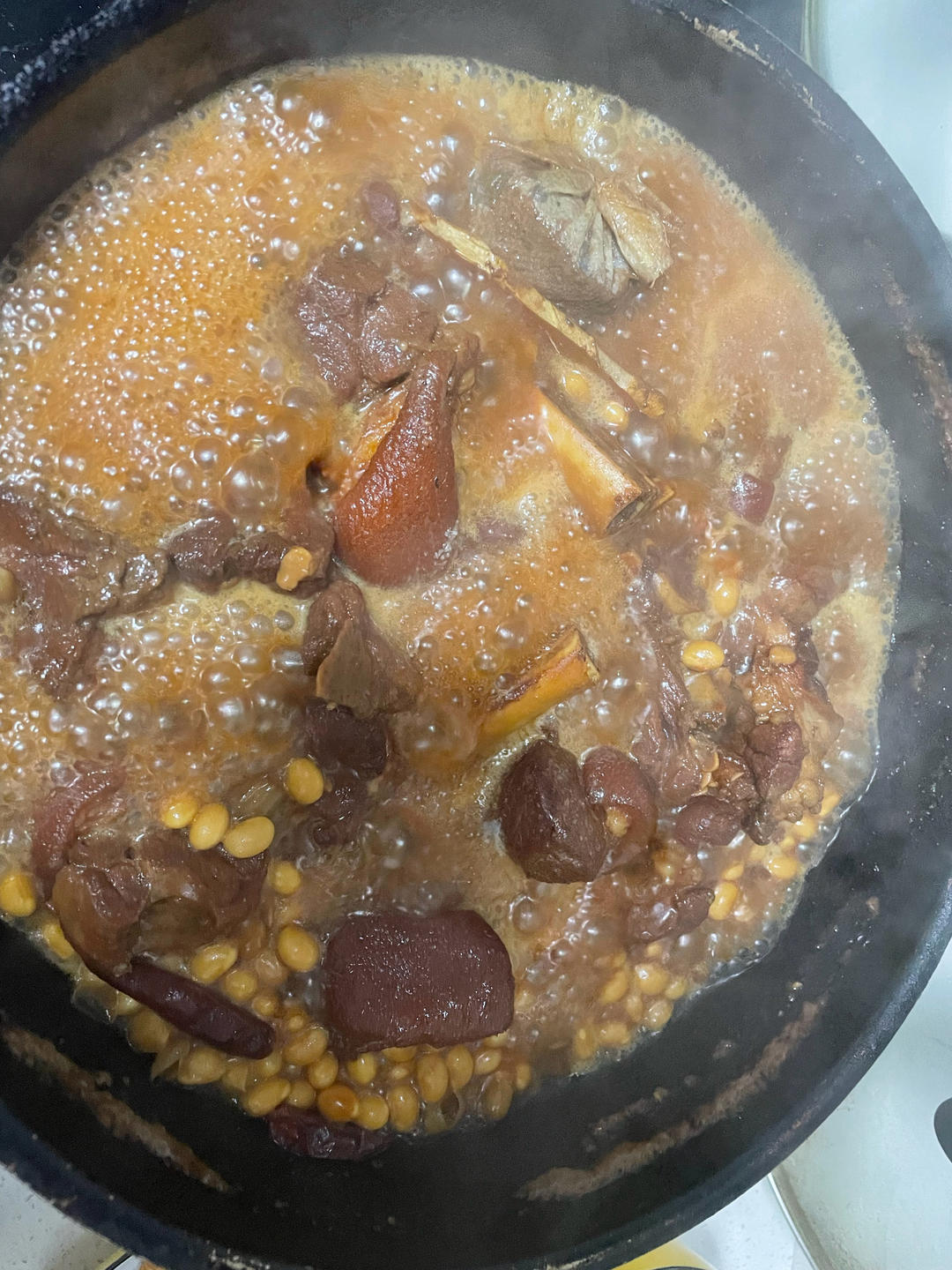 黄豆焖猪蹄