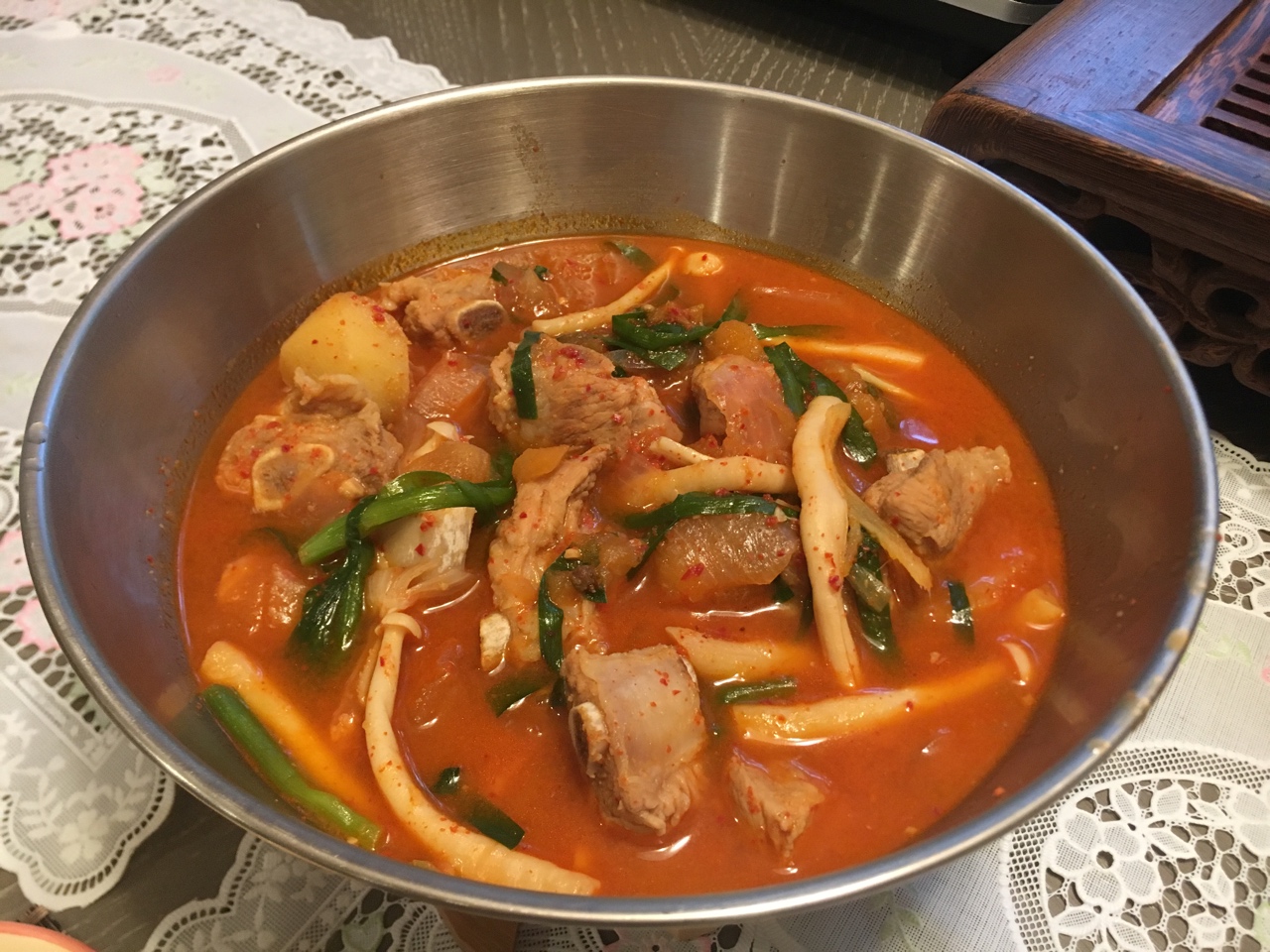 韩国辣土豆排骨汤