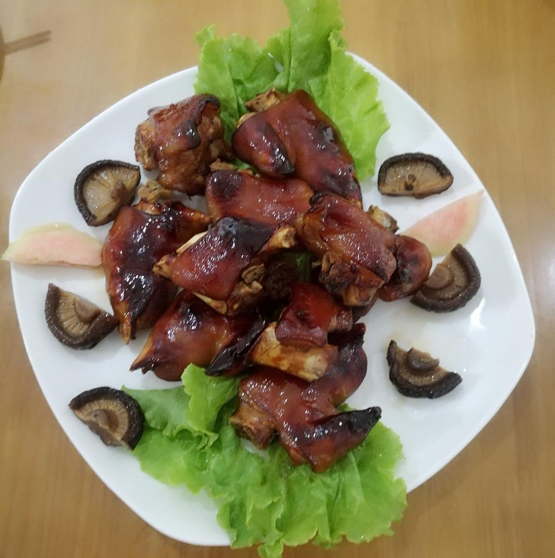 香酥烤猪蹄
