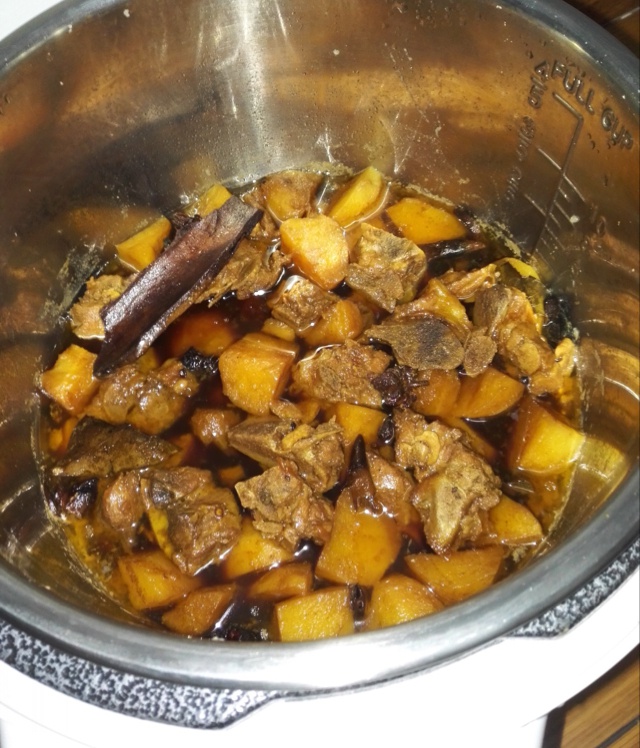 土豆炖排骨