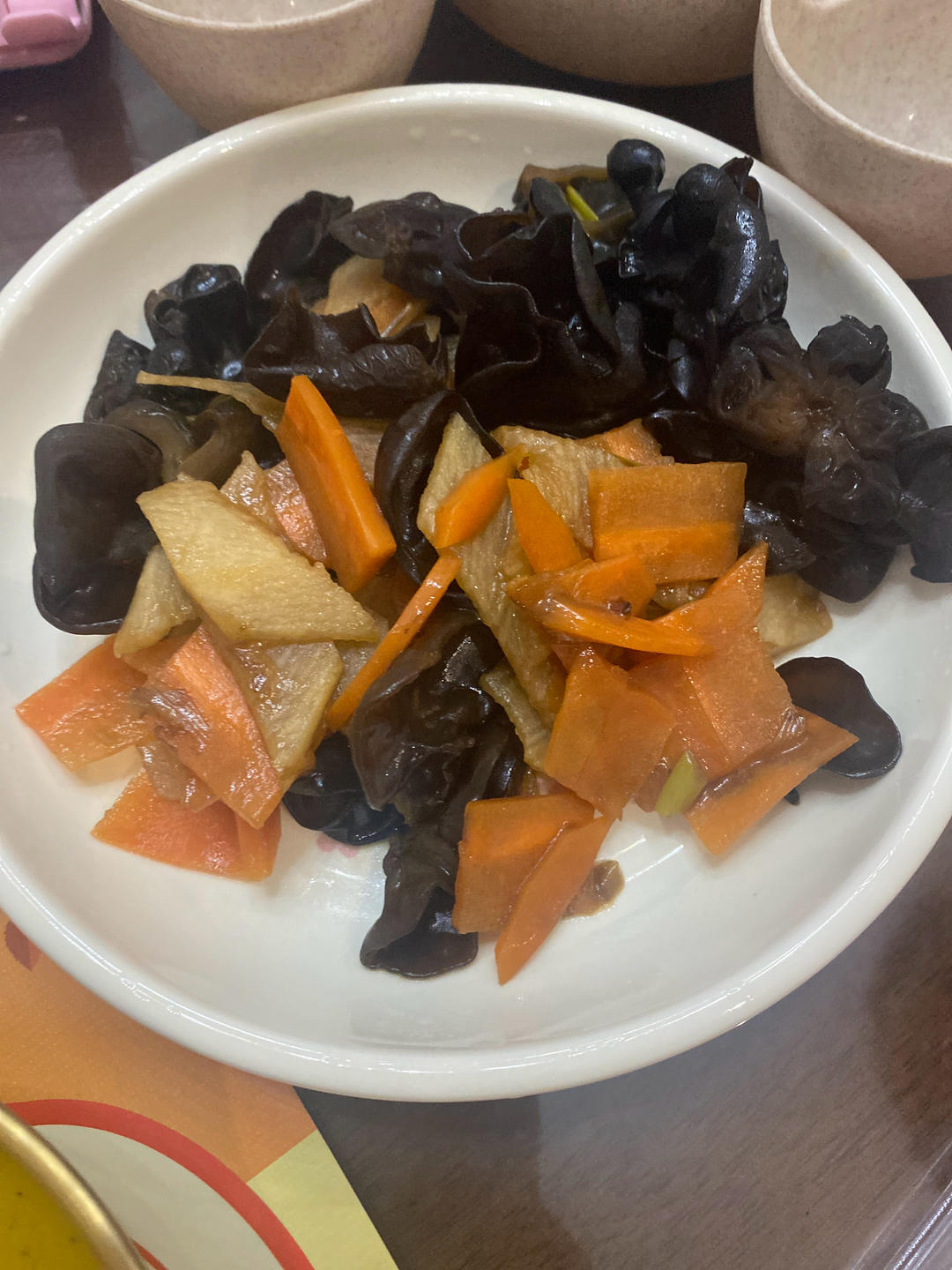 山药木耳炒胡萝卜