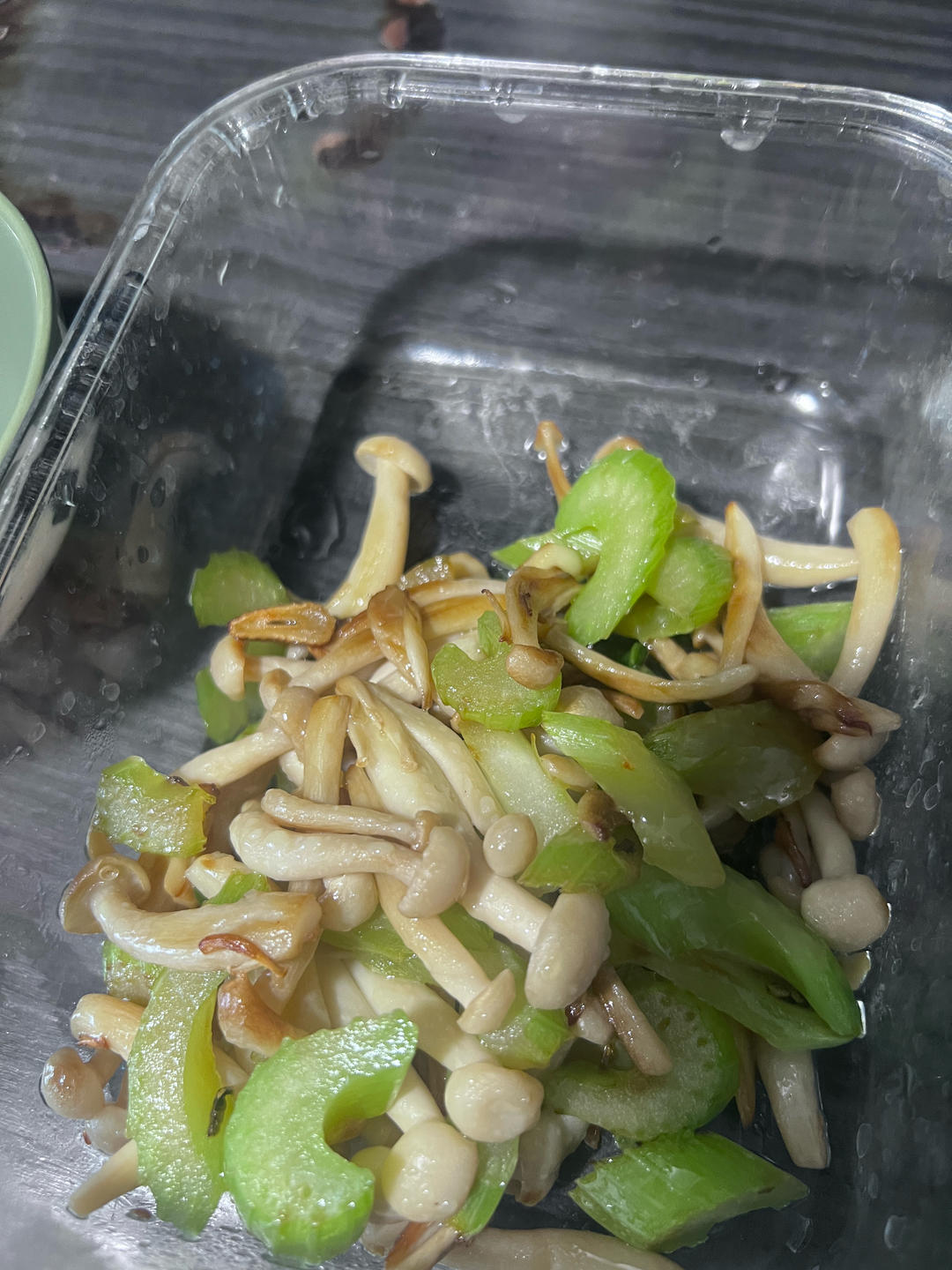 300大卡吃到撑 / 鲜美蘑菇烩青菜
