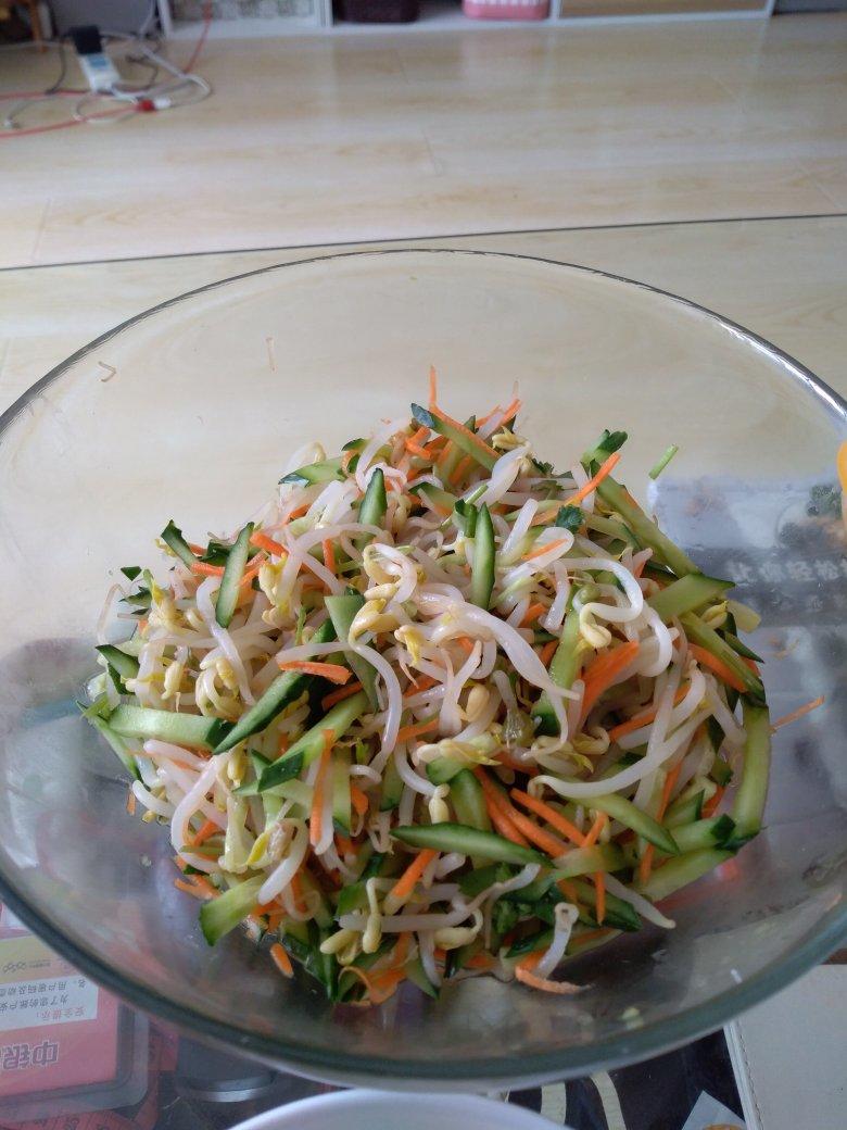 凉拌豆芽黄瓜菜