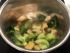 《昨日的美食》之青江菜油豆腐味噌汤的做法 步骤6