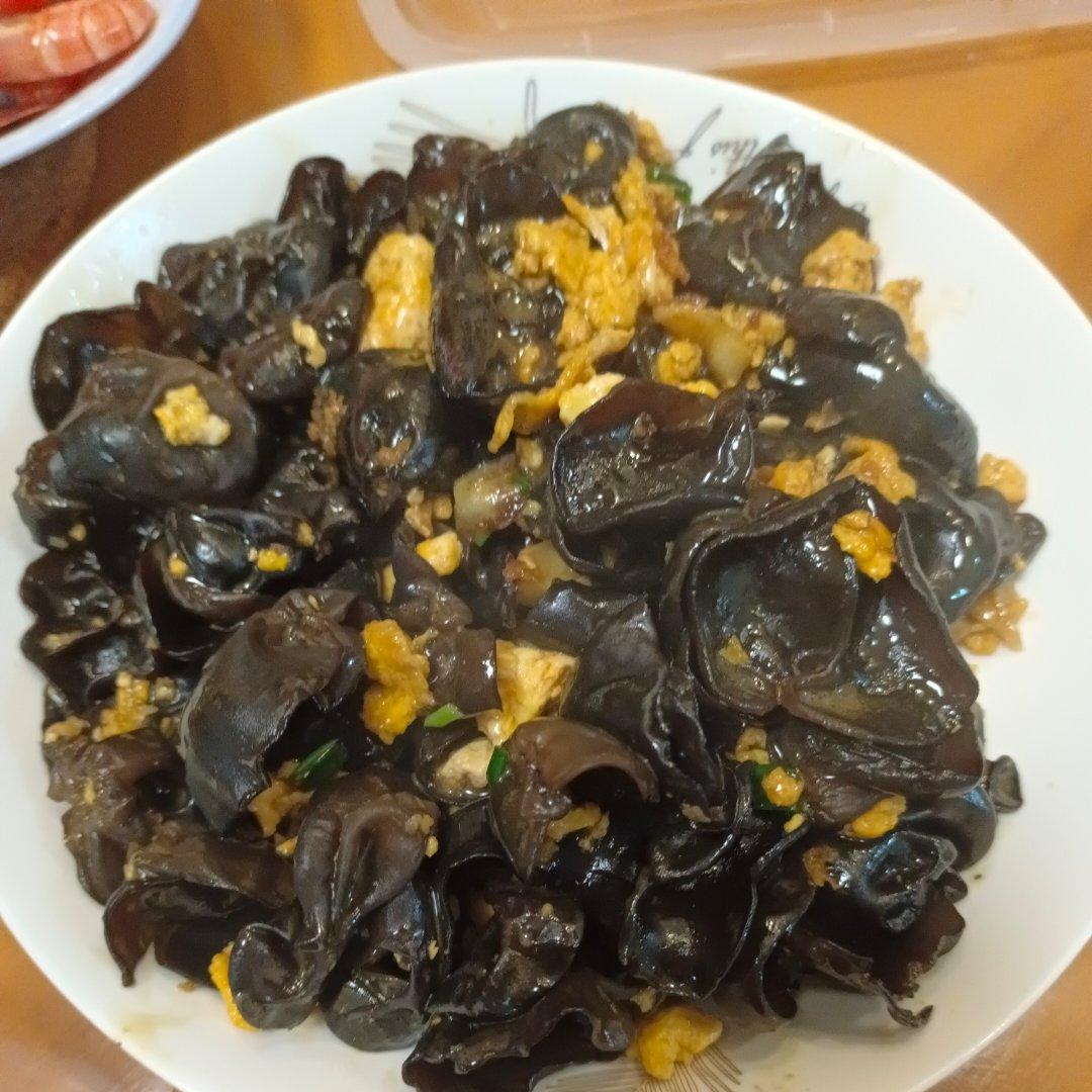 鱼香黑木耳炒蛋（泡发黑木耳）