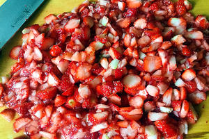储存春之味～自制草莓酱的做法 步骤2