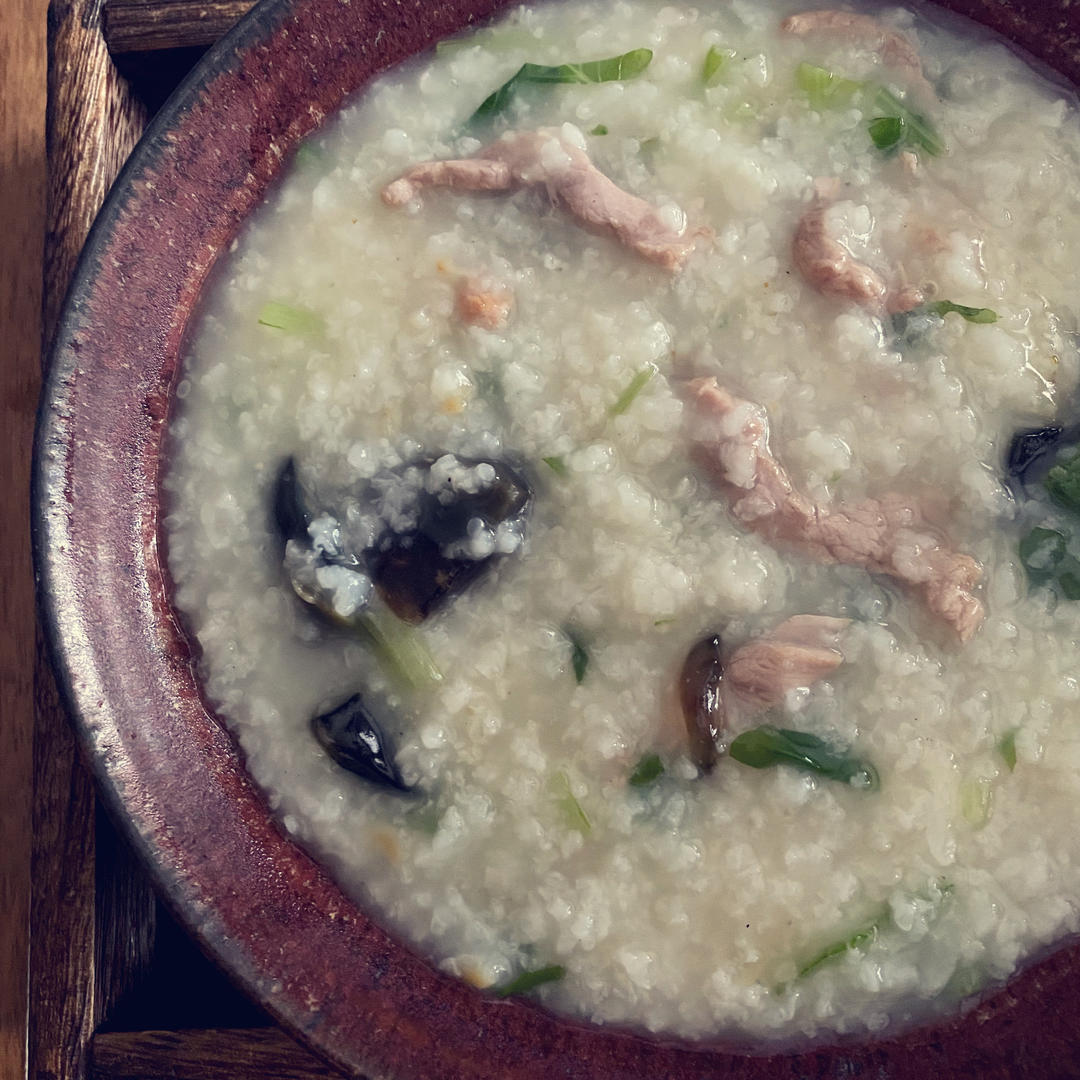 妈妈👩教我做的皮蛋瘦肉粥🥣简单快捷美味😋