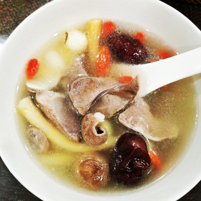 826018f5做的安神猪心汤