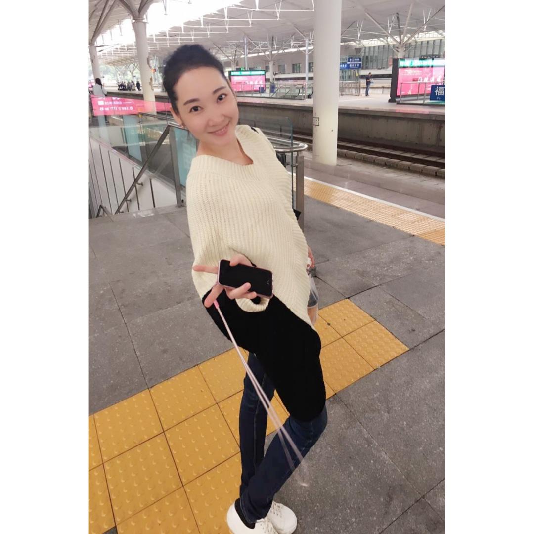英呐